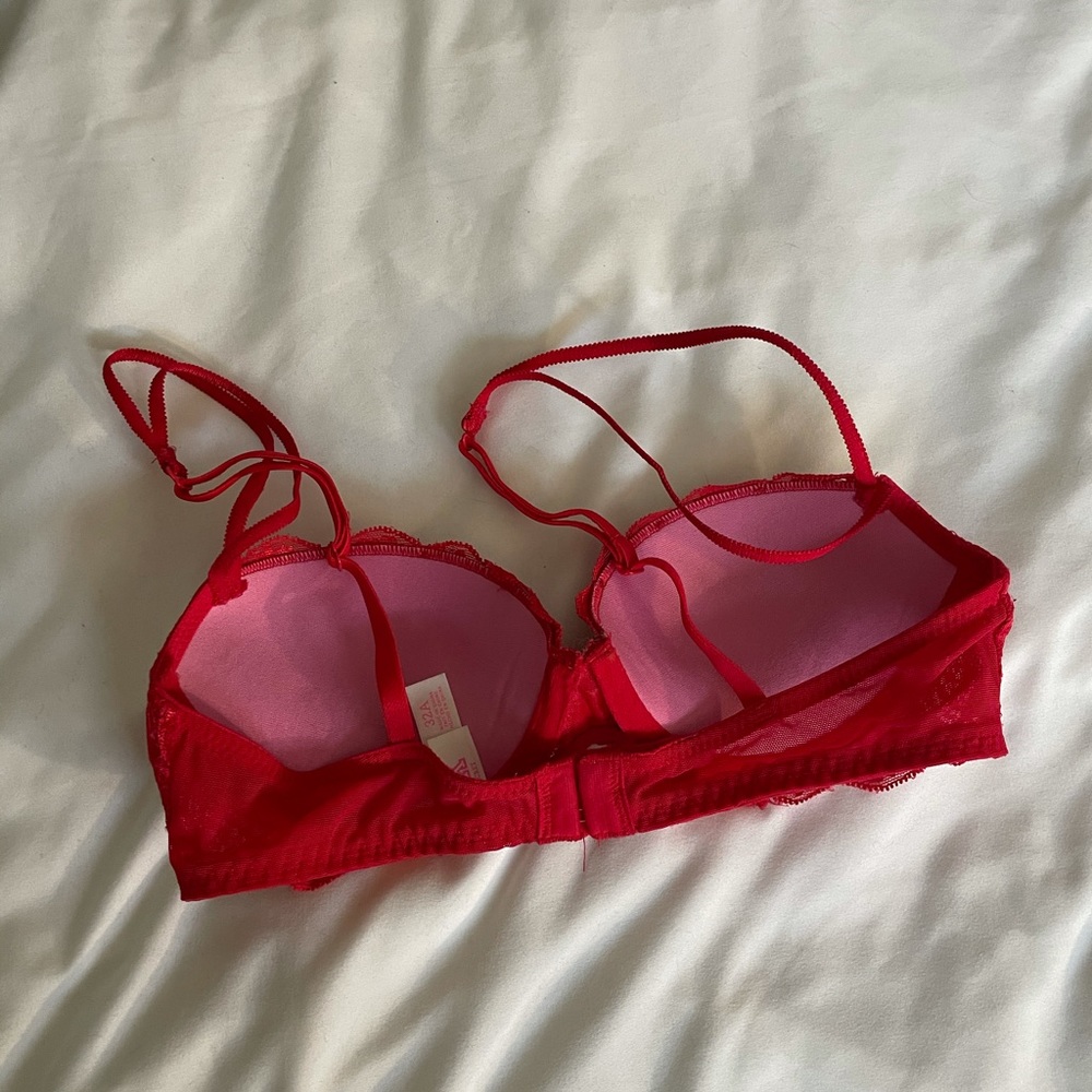 Victoria’s Secret PINK Red Push-up Bra - Picture 4 of 4